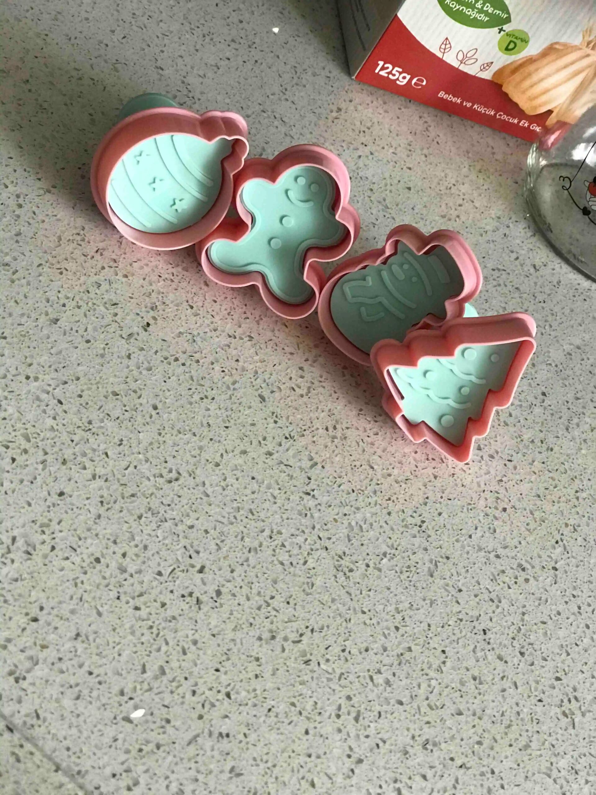 SET. 4 Emporte-piecès avec Poussoir Christmas - Image 6